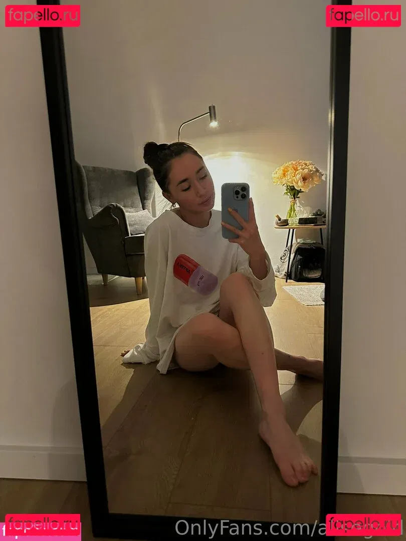 alisegold Onlyfans Photo Gallery 