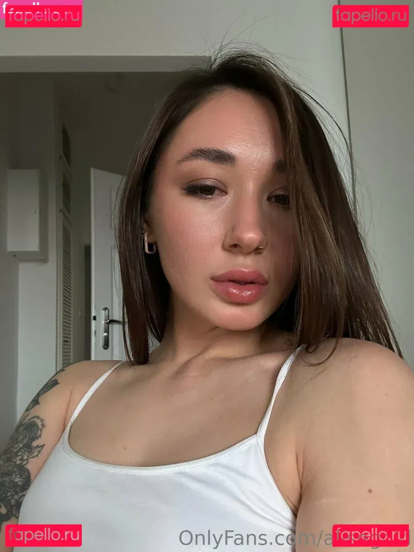 alisegold Onlyfans Photo Gallery 