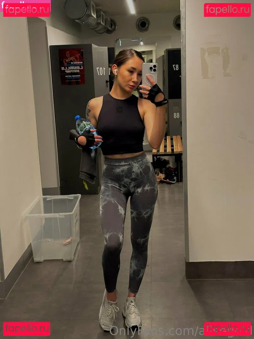 alisegold Onlyfans Photo Gallery 