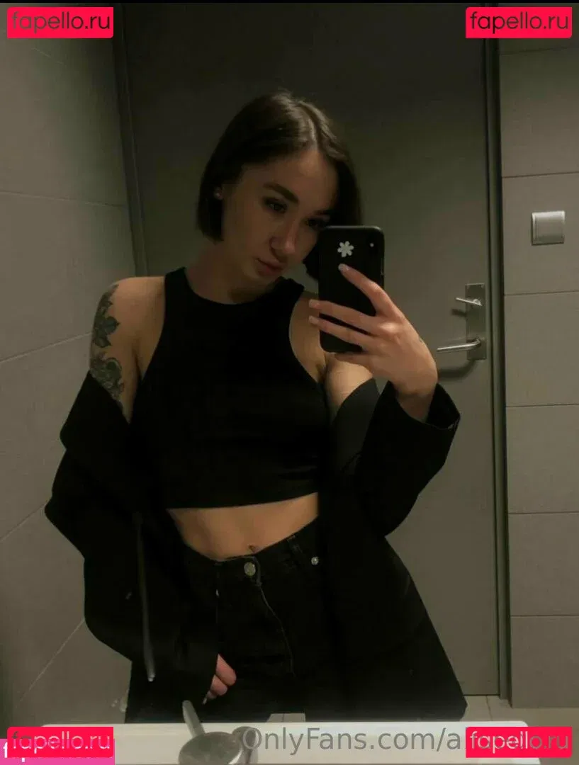 alisegold Onlyfans Photo Gallery 