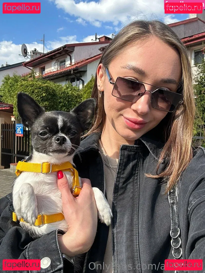 alisegold Onlyfans Photo Gallery 