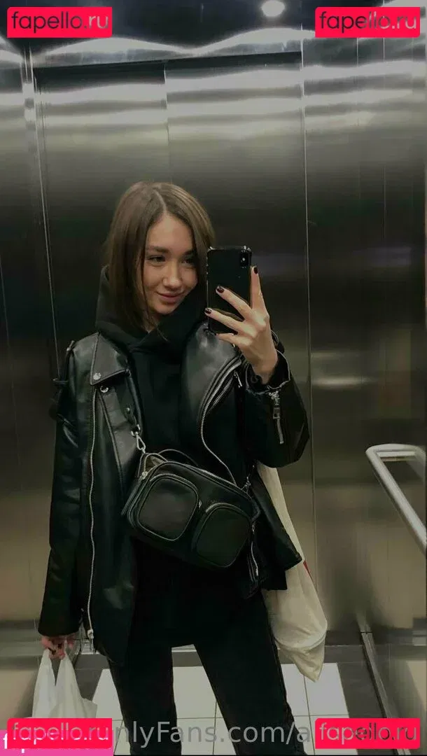 alisegold Onlyfans Photo Gallery 