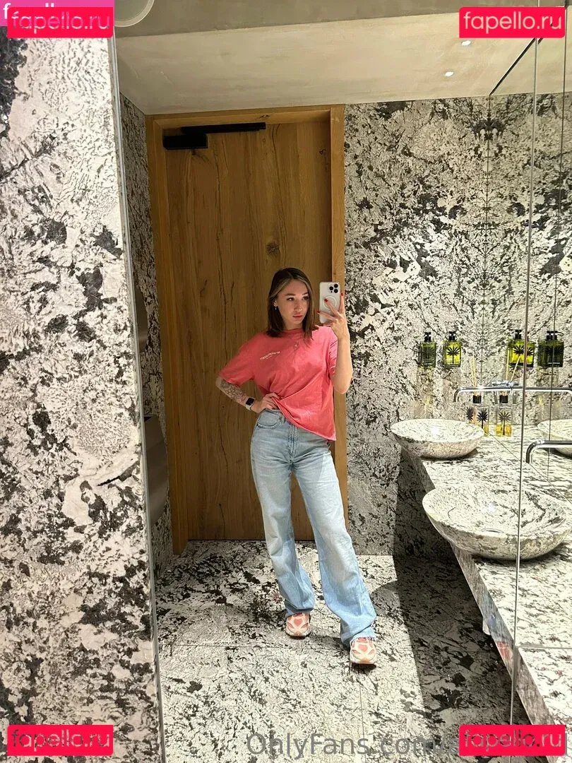 alisegold Onlyfans Photo Gallery 