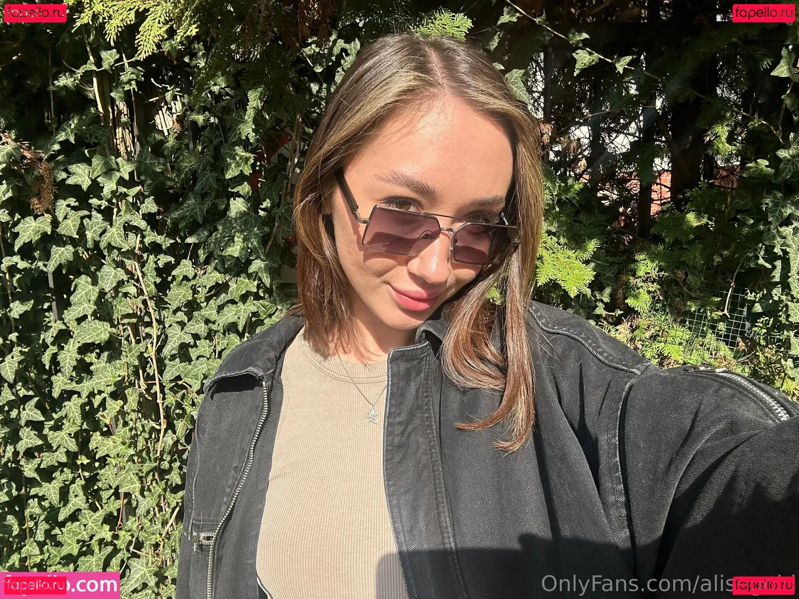 alisegold Onlyfans Photo Gallery 