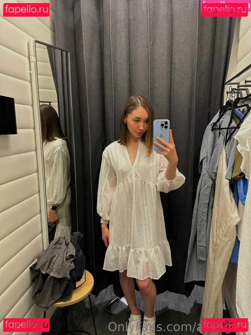 alisegold Onlyfans Photo Gallery 