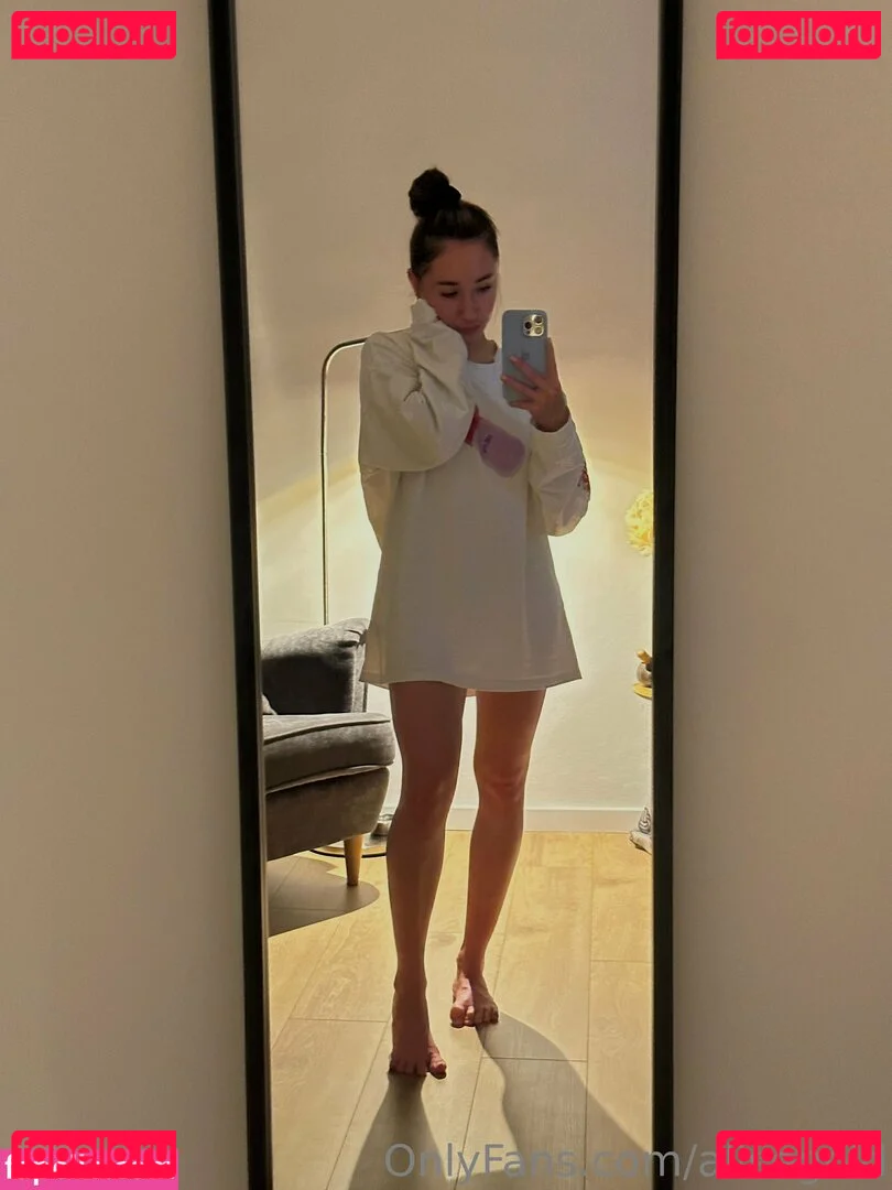 alisegold Onlyfans Photo Gallery 