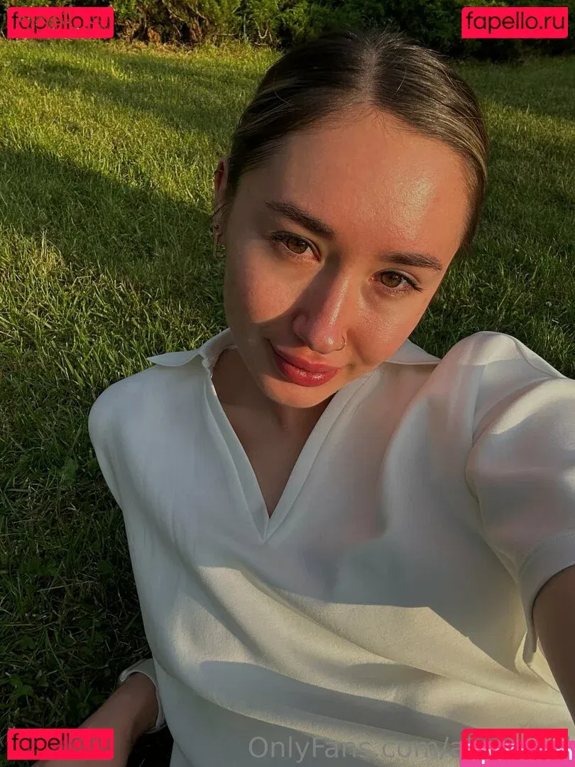 alisegold Onlyfans Photo Gallery 