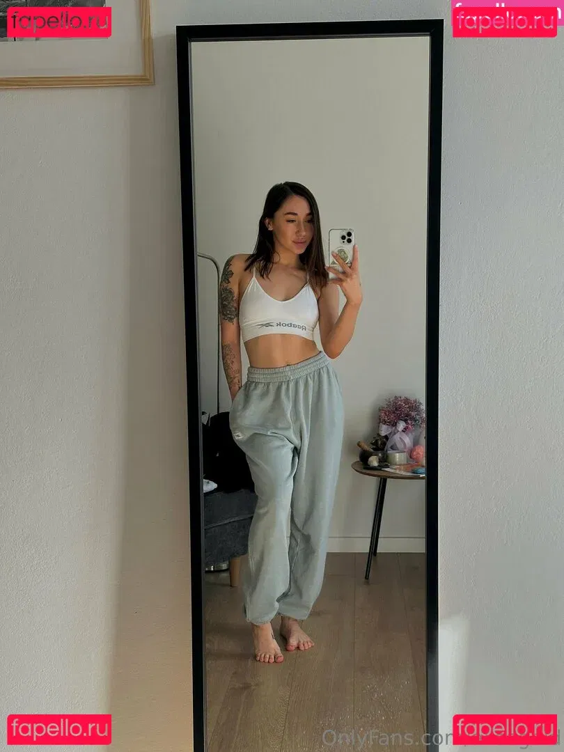 alisegold Onlyfans Photo Gallery 