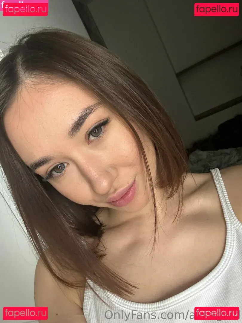 alisegold Onlyfans Photo Gallery 