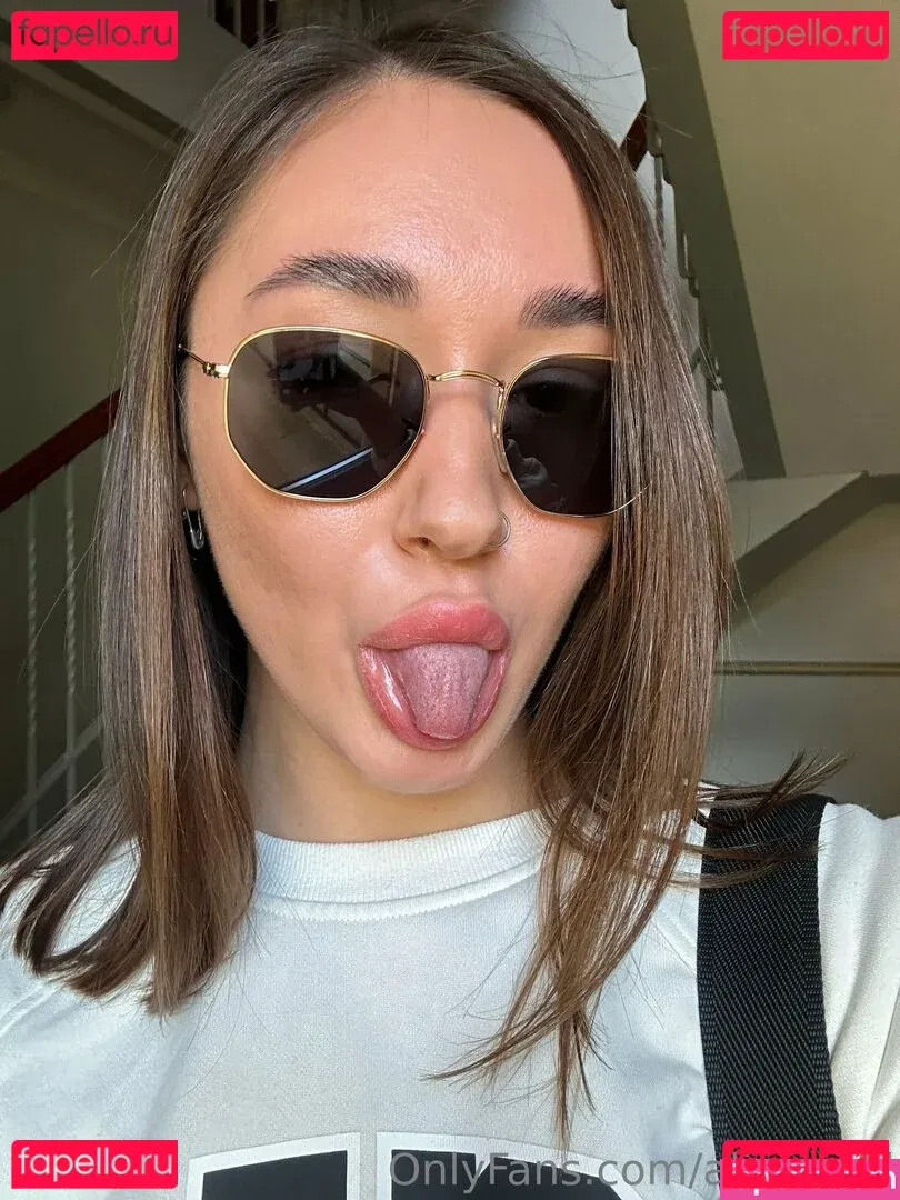 alisegold Onlyfans Photo Gallery 