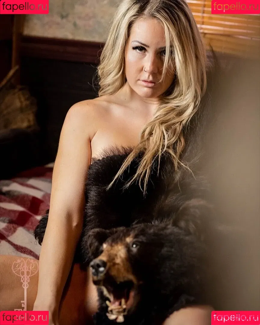 Kylie J Beech Onlyfans Photo Gallery 
