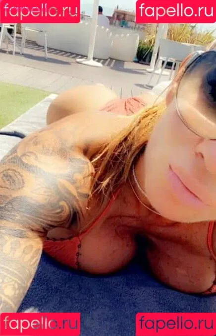 Victoria Lomba Onlyfans Photo Gallery 