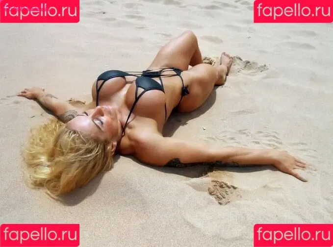 Victoria Lomba Onlyfans Photo Gallery 