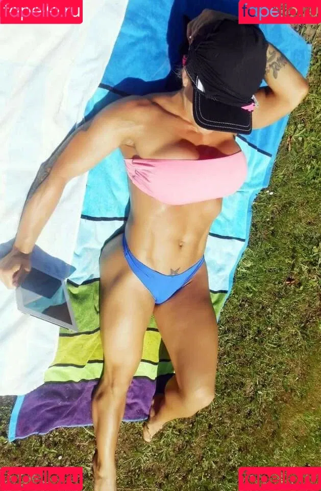 Victoria Lomba Onlyfans Photo Gallery 