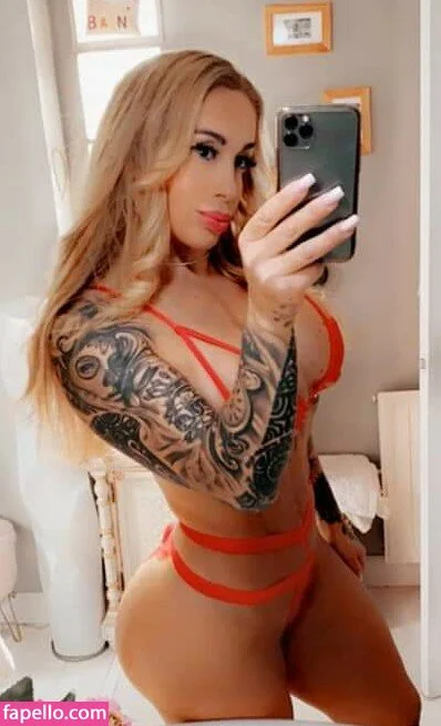 Victoria Lomba Onlyfans Photo Gallery 