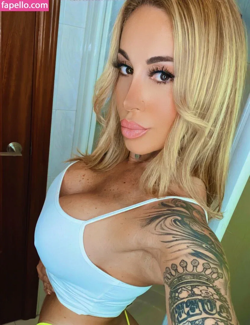 Victoria Lomba Onlyfans Photo Gallery 