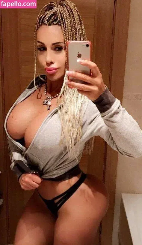 Victoria Lomba Onlyfans Photo Gallery 