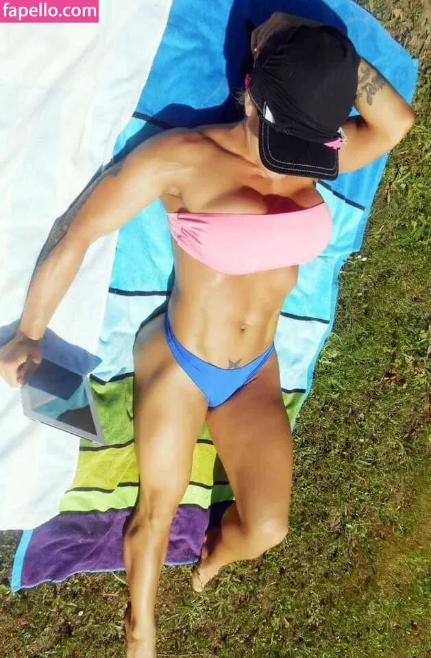 Victoria Lomba Onlyfans Photo Gallery 