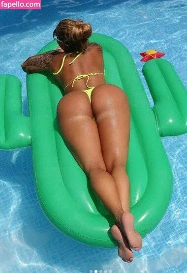 Victoria Lomba Onlyfans Photo Gallery 