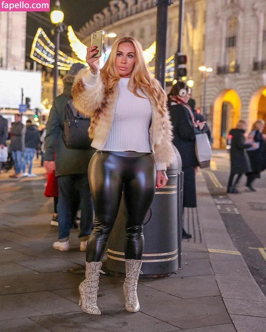 Victoria Lomba Onlyfans Photo Gallery 