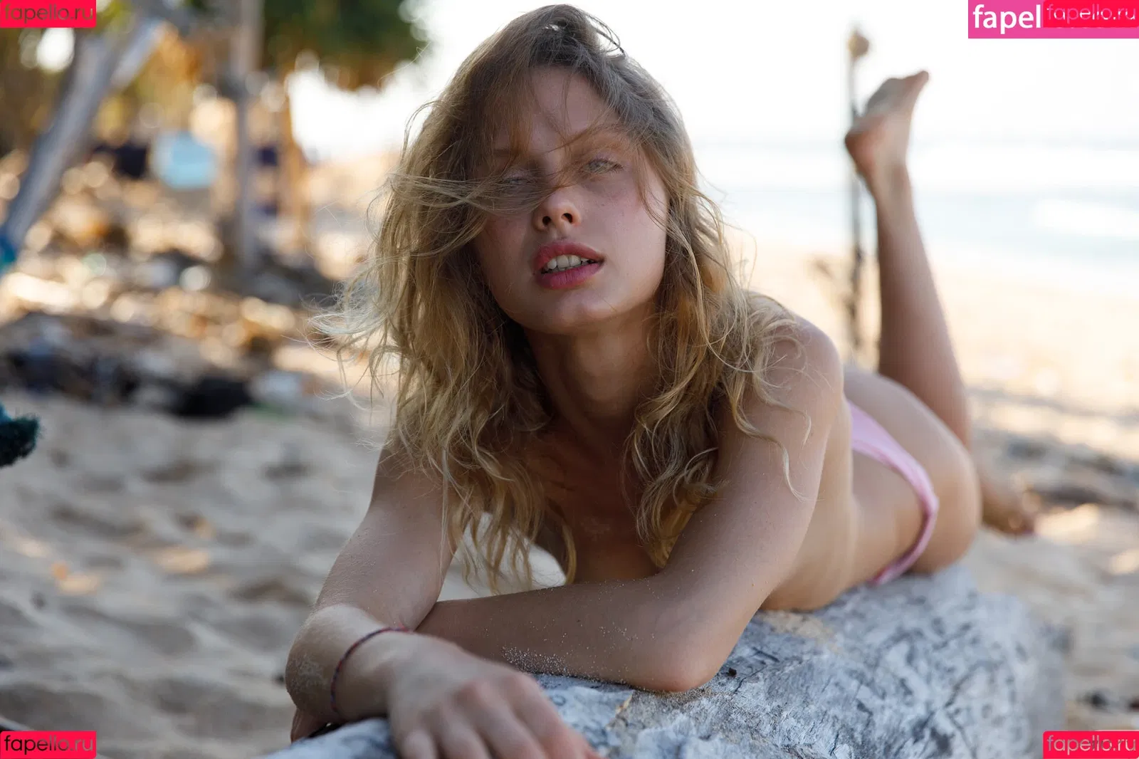 Amelie Lou Onlyfans Photo Gallery 