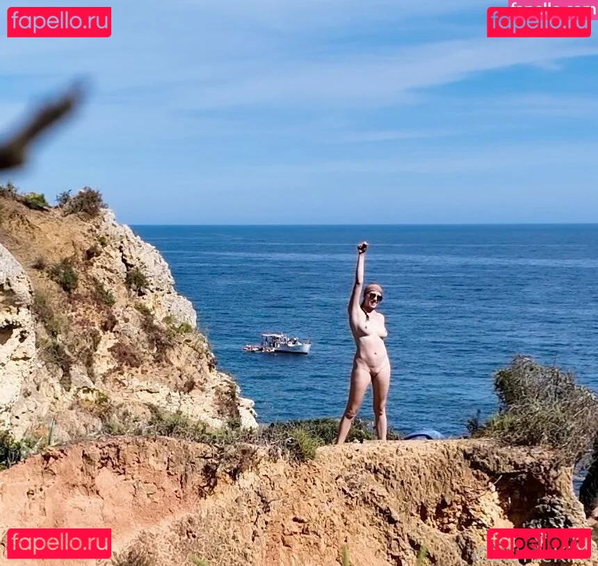 CosmicKitti Onlyfans Photo Gallery 