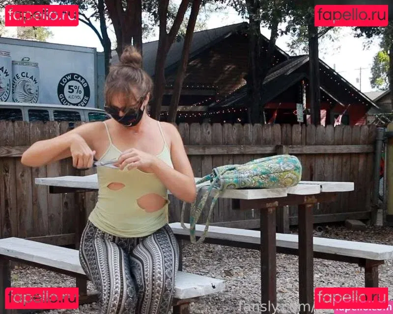 CosmicKitti Onlyfans Photo Gallery 