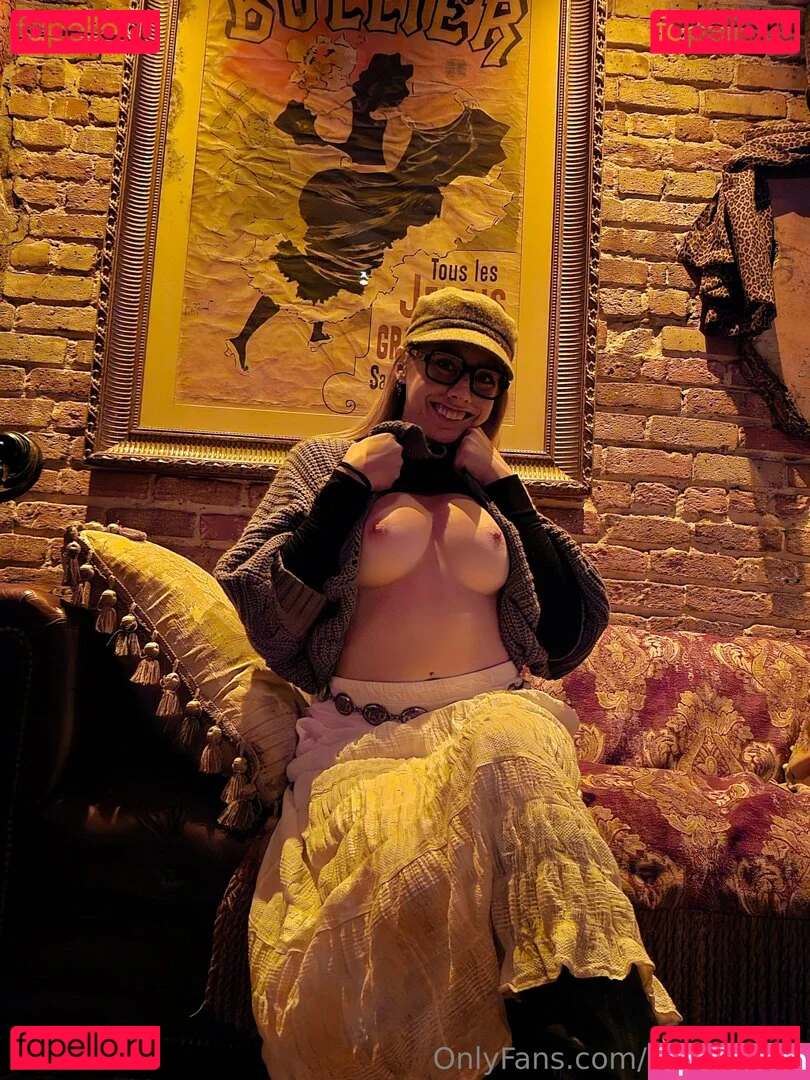 CosmicKitti Onlyfans Photo Gallery 