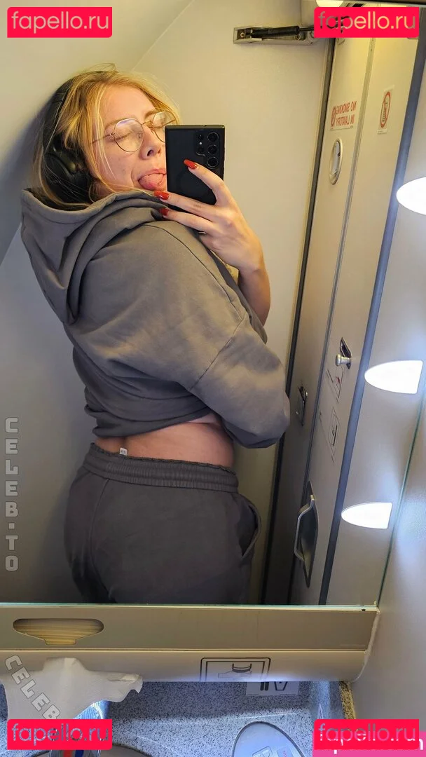 CosmicKitti Onlyfans Photo Gallery 