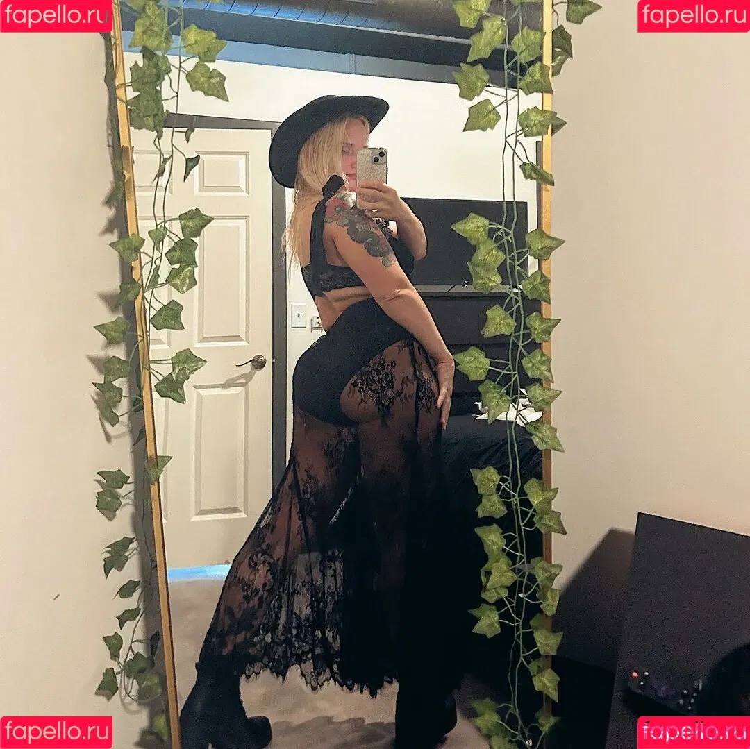 Shazza McKenzie Onlyfans Photo Gallery 