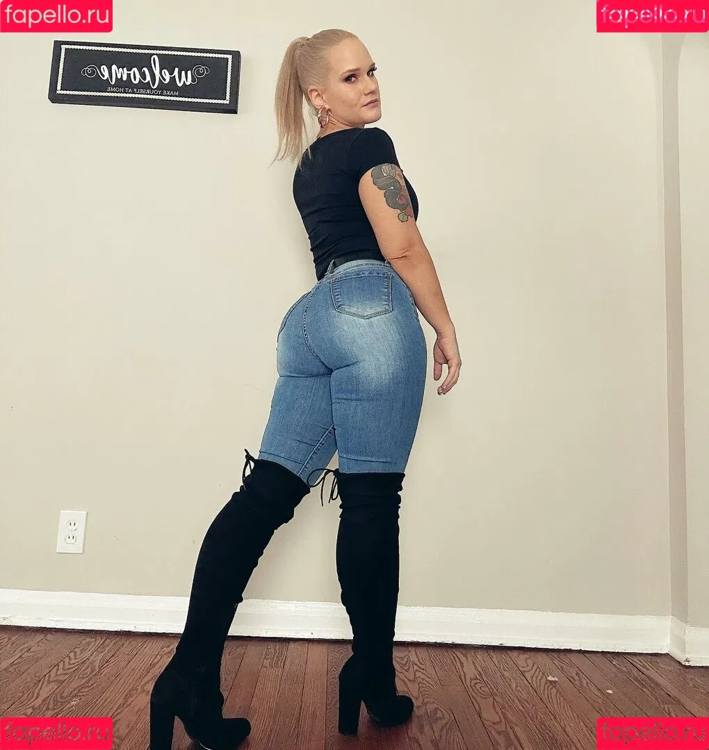 Shazza McKenzie Onlyfans Photo Gallery 