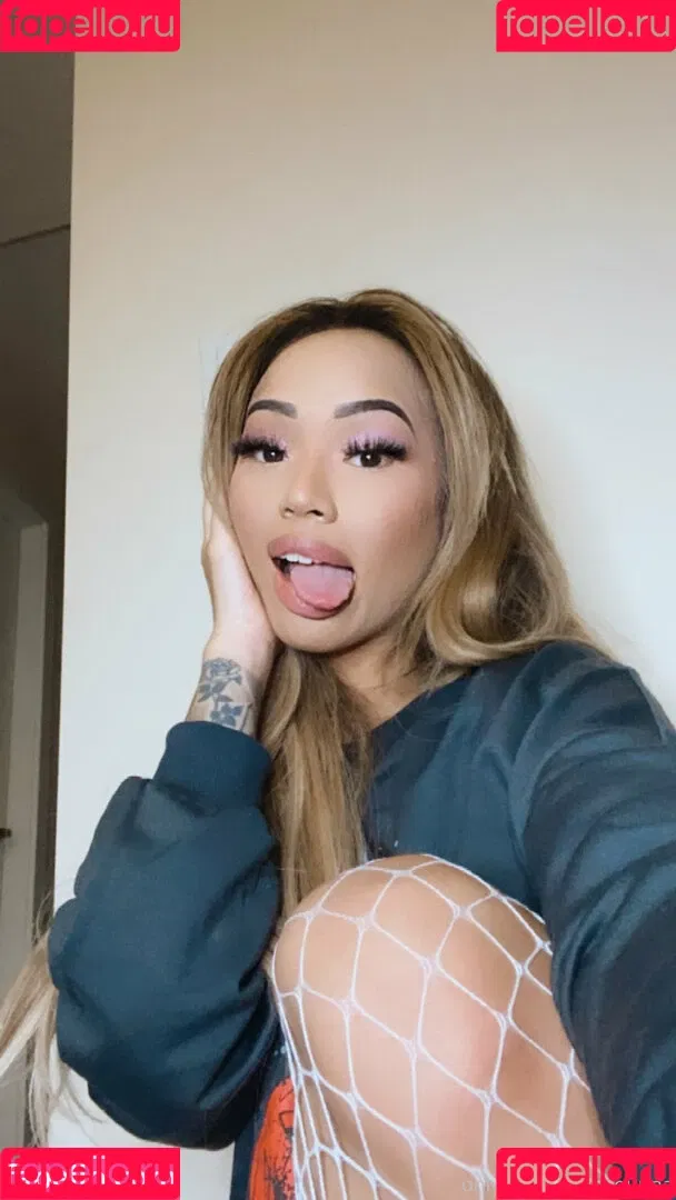 xs98x Onlyfans Photo Gallery 