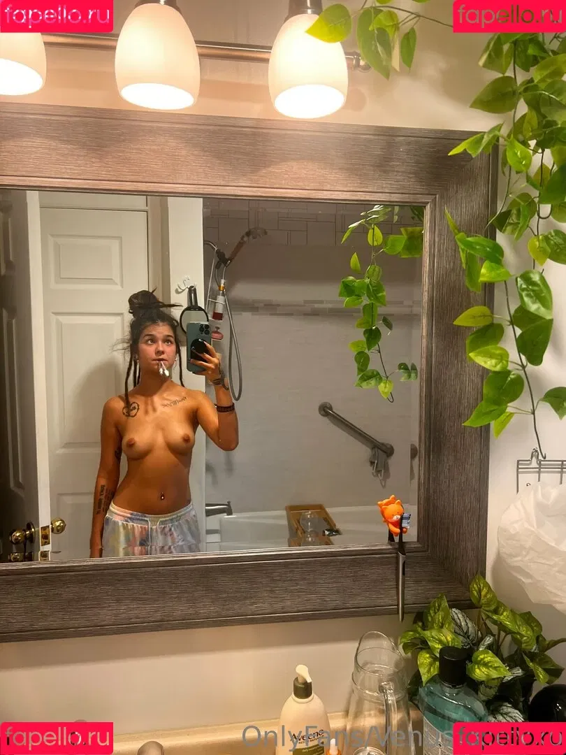 venus_kittyxo Onlyfans Photo Gallery 