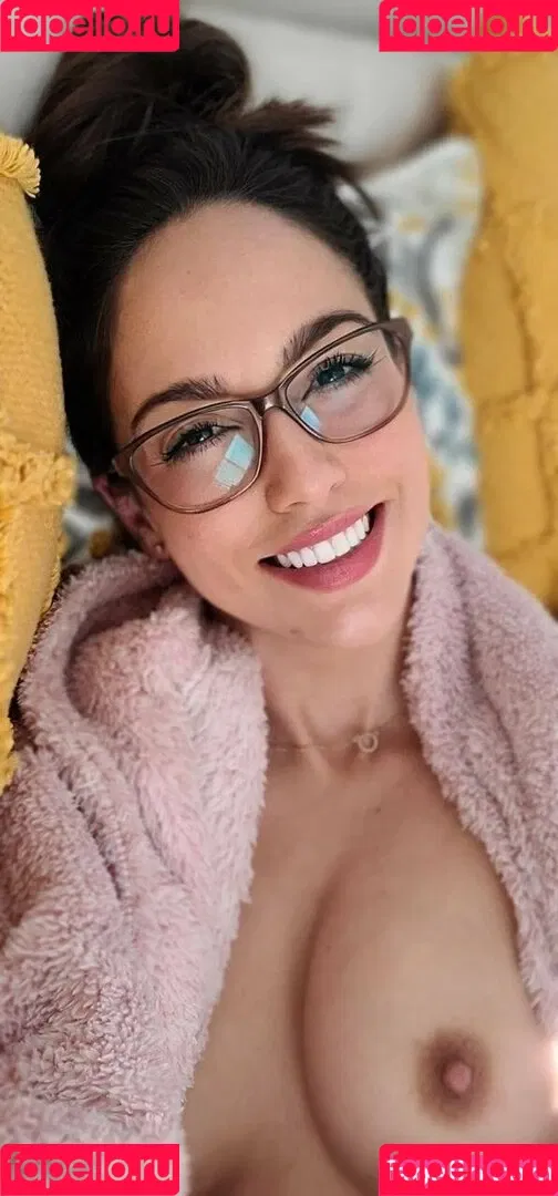 freshmanslut Onlyfans Photo Gallery 