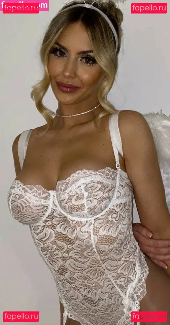 Beatrice Bouchard Onlyfans Photo Gallery 