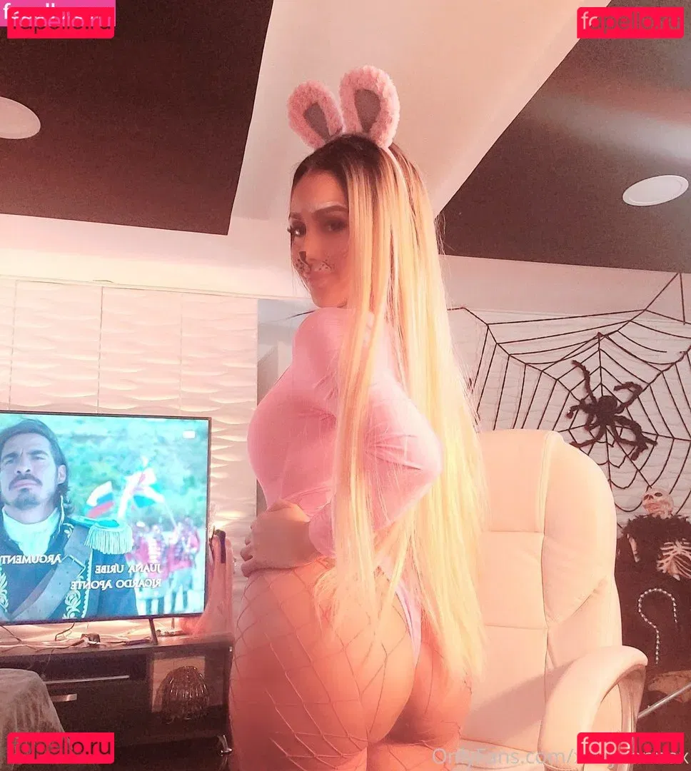 Xdayaannax Onlyfans Photo Gallery 