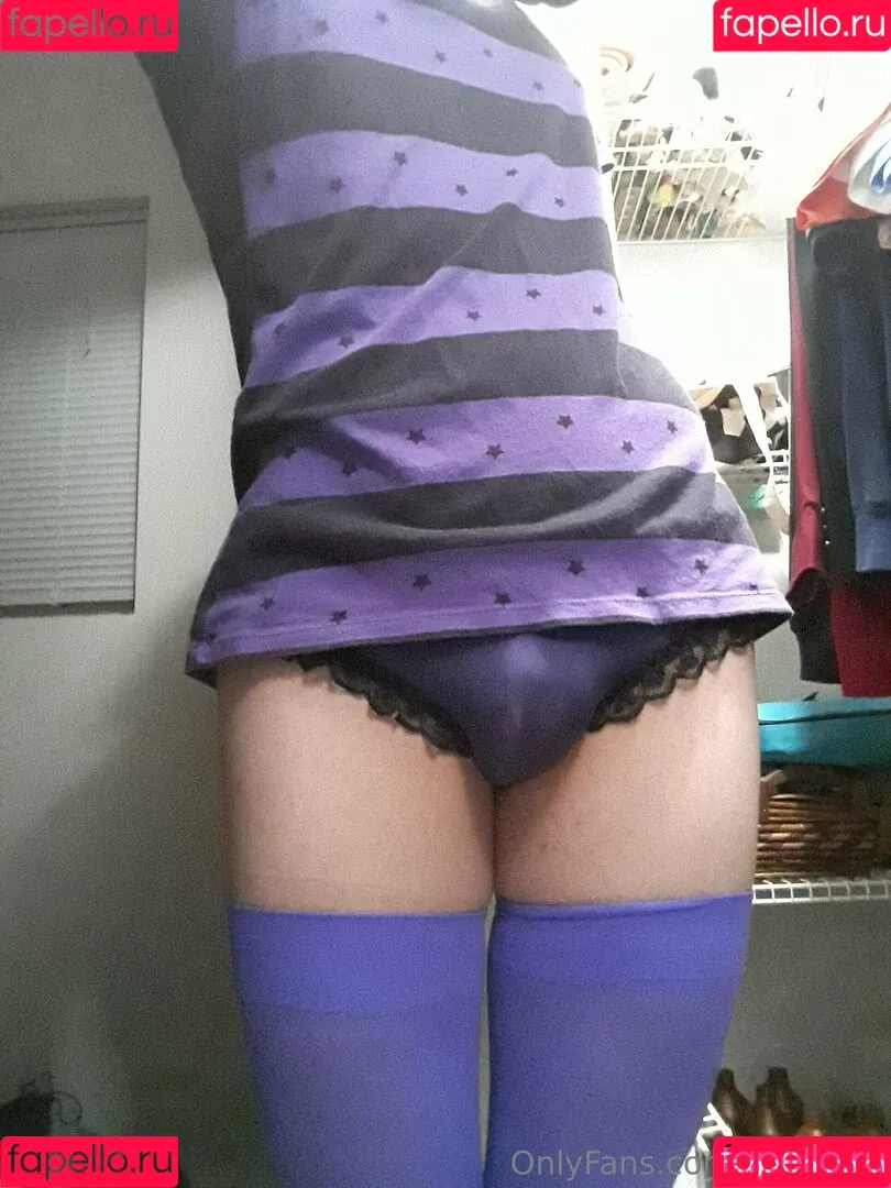 ukenicky Onlyfans Photo Gallery 