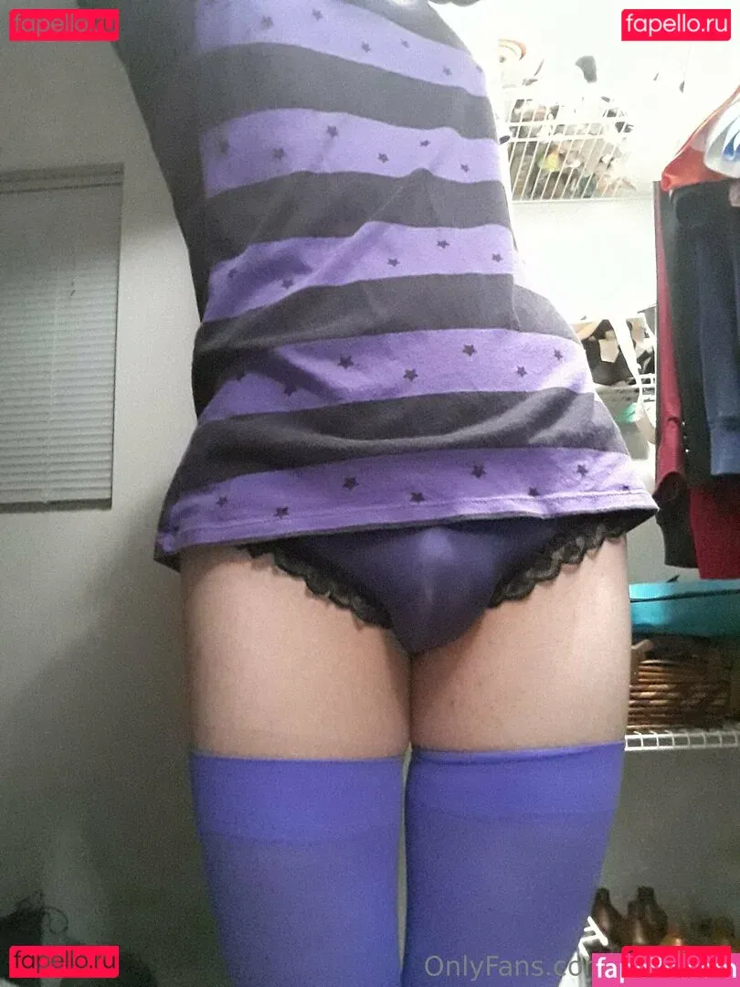 ukenicky Onlyfans Photo Gallery 