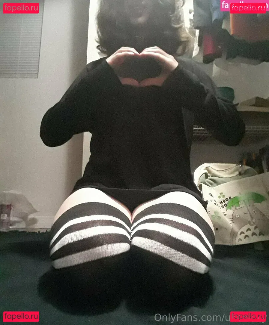 ukenicky Onlyfans Photo Gallery 