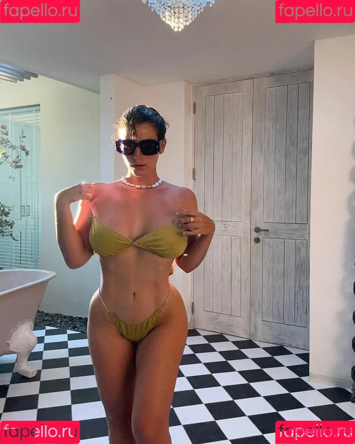 Lasirena69 Onlyfans Photo Gallery 