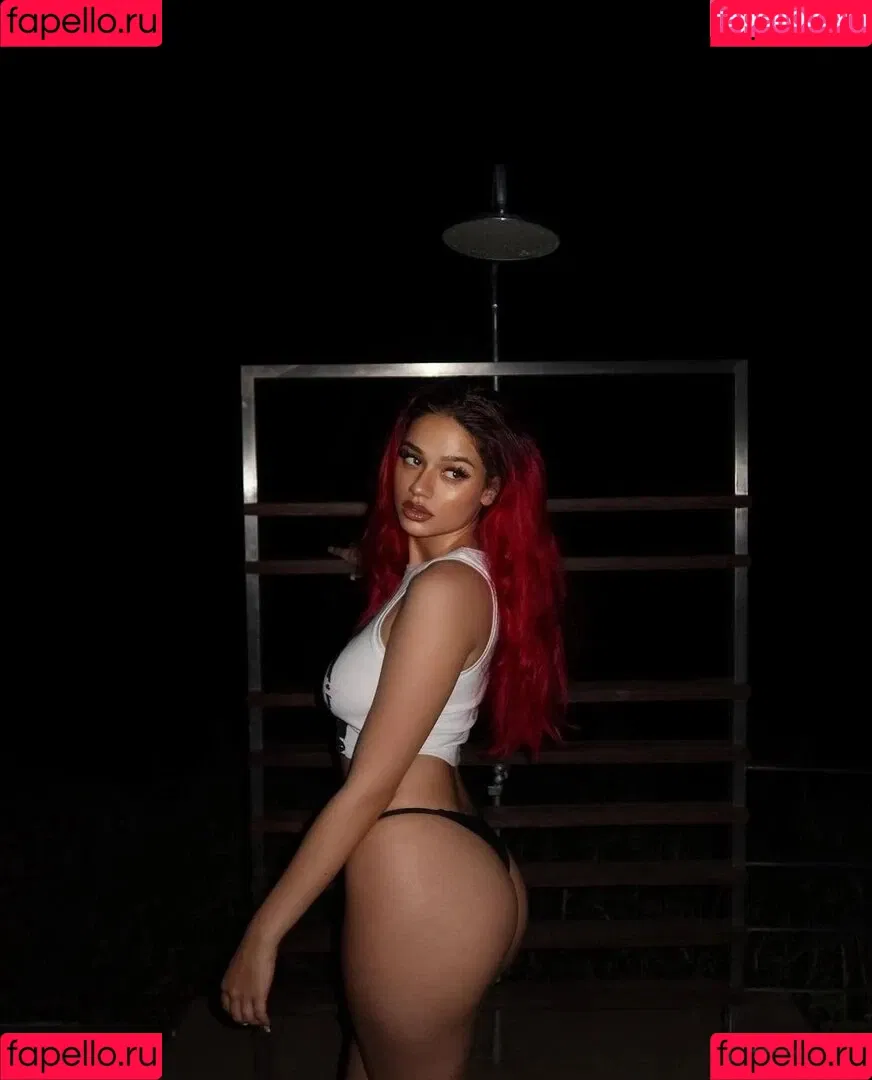 badmomzjay Onlyfans Photo Gallery 
