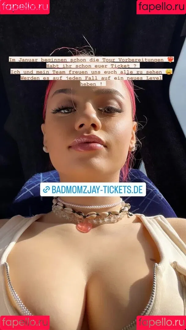 badmomzjay Onlyfans Photo Gallery 