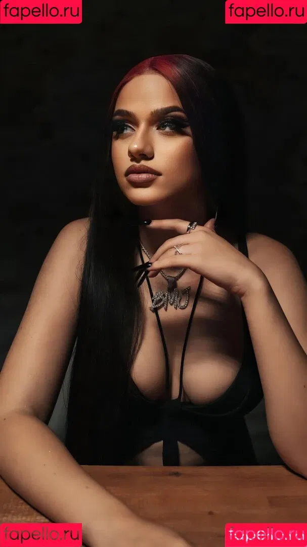 badmomzjay Onlyfans Photo Gallery 