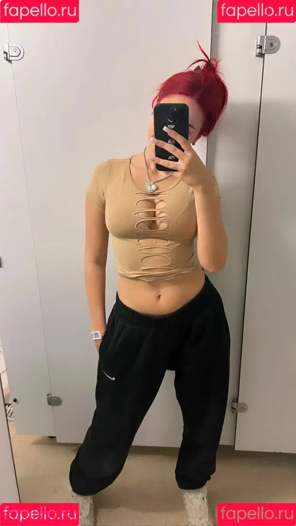 badmomzjay Onlyfans Photo Gallery 