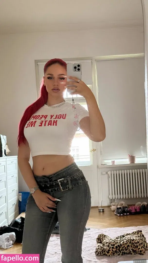 badmomzjay Onlyfans Photo Gallery 