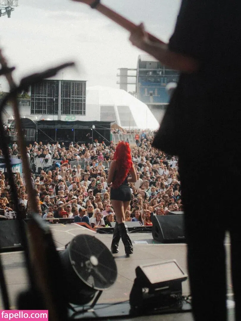 badmomzjay Onlyfans Photo Gallery 