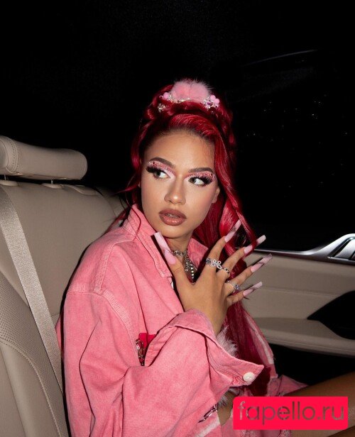 badmomzjay Onlyfans Photo Gallery 