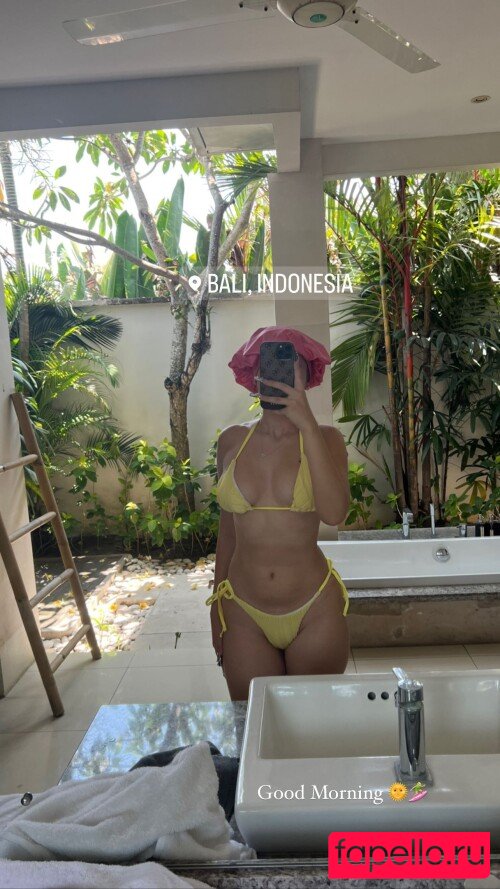 badmomzjay Onlyfans Photo Gallery 