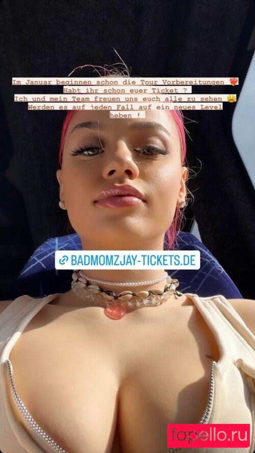 badmomzjay Onlyfans Photo Gallery 