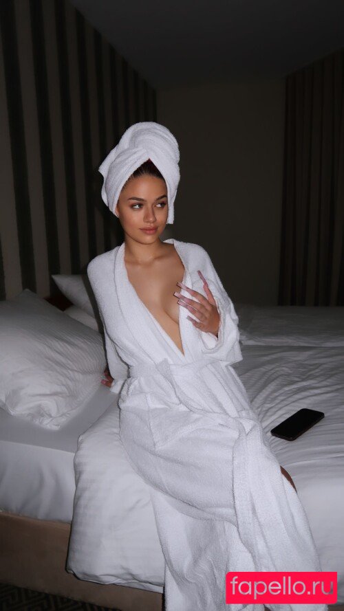 badmomzjay Onlyfans Photo Gallery 